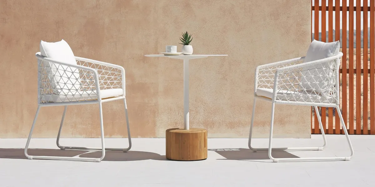 Outdoor Bar & Bistro Tables