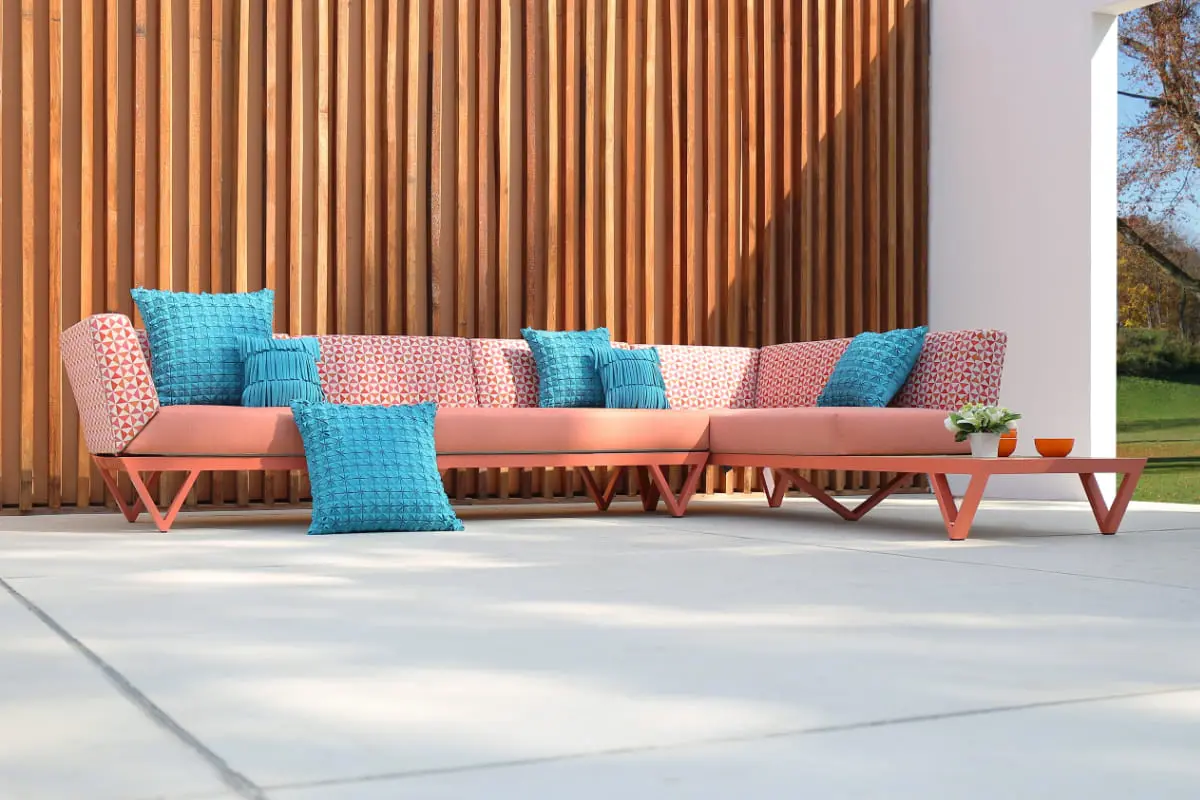 Outdoor Furniture Materials Guide How, Outdoor Wood Furniture With Cushions