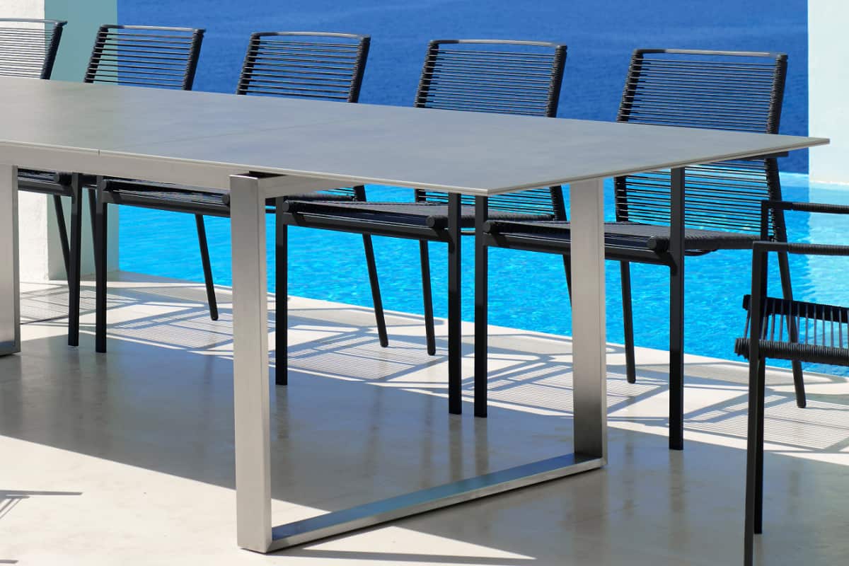 Metals - General guidelines to clean metal patio furniture