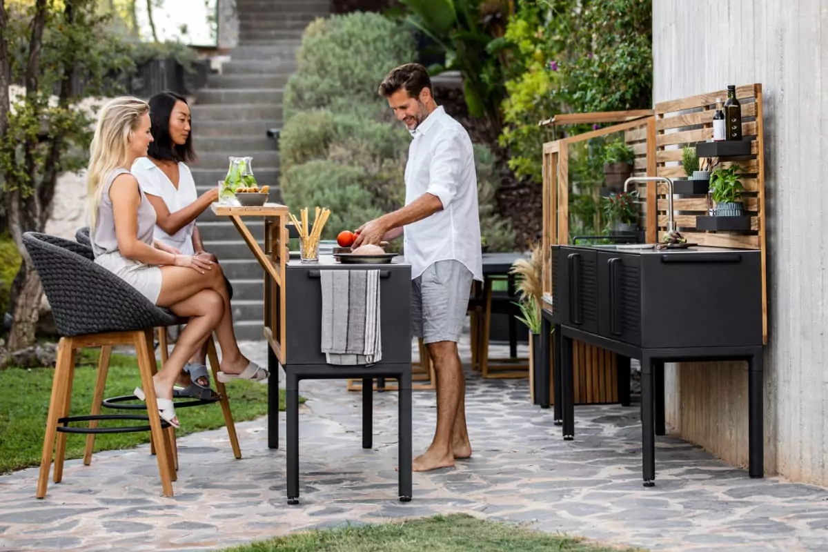 How to Arrange Patio Furniture - Bar