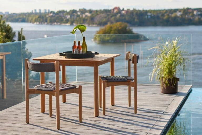 How to arrange patio furniture Maintain flow & function