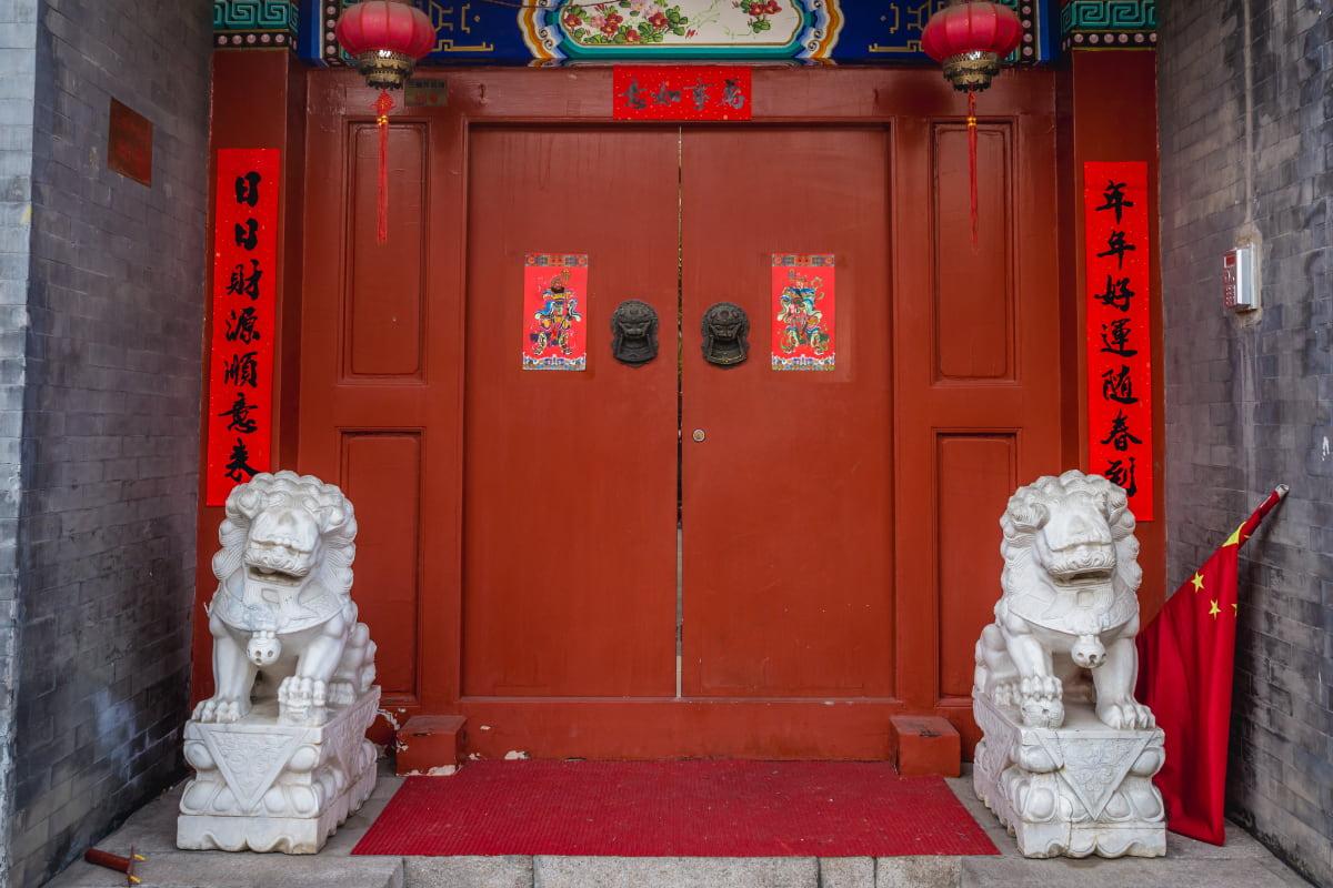 Feng Shui Outdoor Spaces - Focus on the Front Door & Block Bad Energy with Foo Dogs