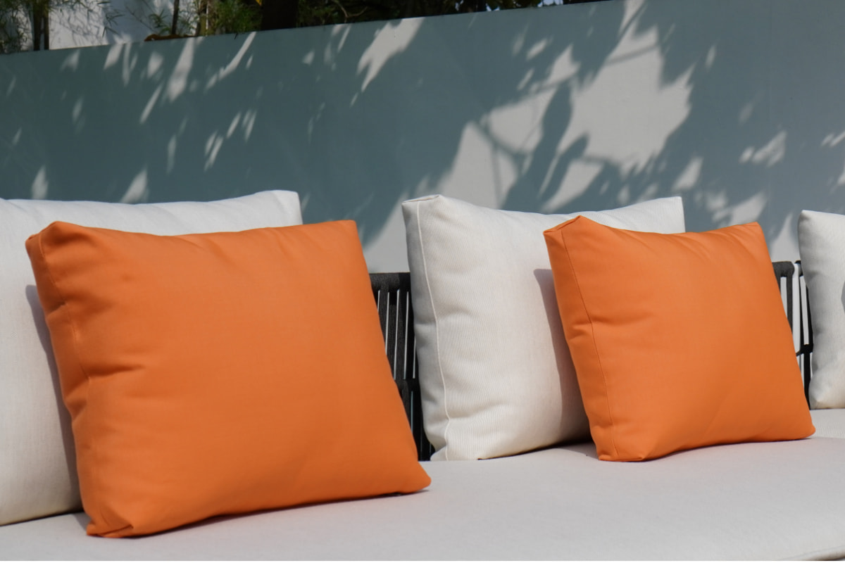 Outdoor Pillows & Cushions - Throw / Accent Pillows
